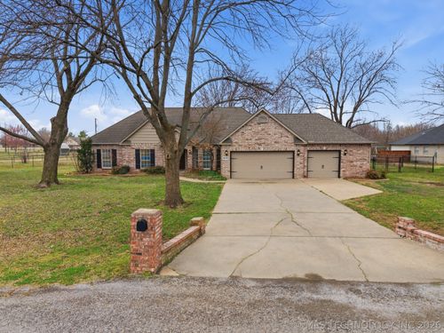 8228 N 175th East Ave, Owasso, OK, 74055-5657 | Card Image