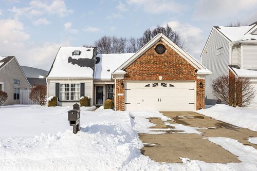 10864 Washington Bay Dr, Fishers, IN, 46037-9557 | Card Image