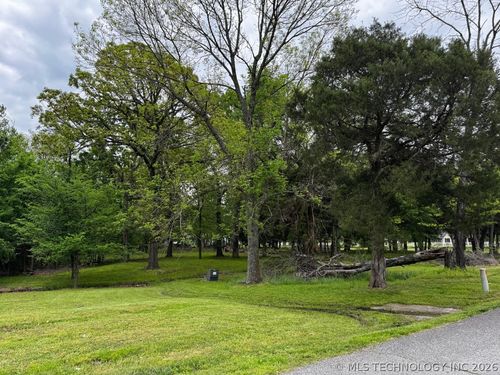 24 S 592 Place, Grove, OK, 74344 | Card Image