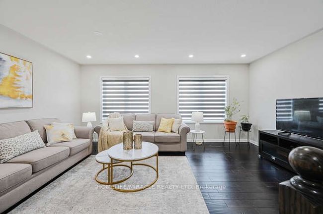 43 Ariel Rd, House attached with 4 bedrooms, 4 bathrooms and 1 parking in Brampton ON | Image 15