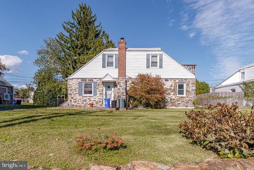 811 Springfield Rd, ALDAN, PA, 19018-4301 | Card Image