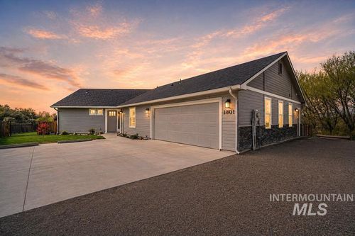 3801 Vista Ridge Ln, New Plymouth, ID, 83655-5002 | Card Image