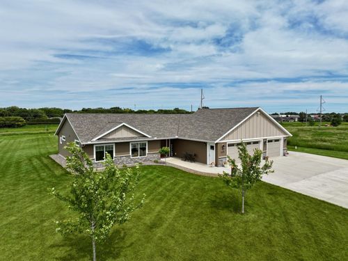 2752 9th Ave Se, Willmar, MN, 56201-4691 | Card Image