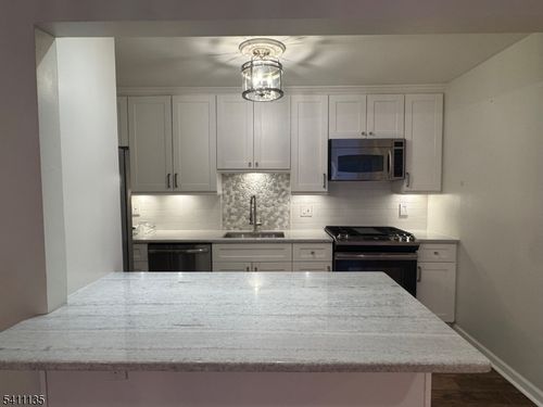 apt-42-50 W Lindsley Rd, Cedar Grove, NJ, 07009-1064 | Card Image