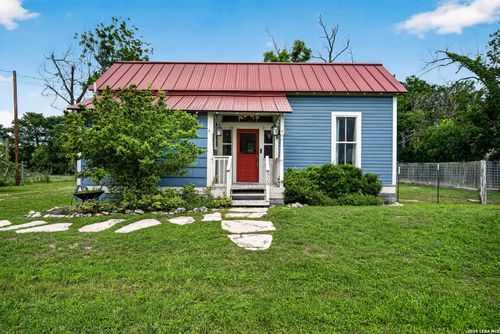 320 Second St, Comfort, TX, 78013-2101 | Card Image