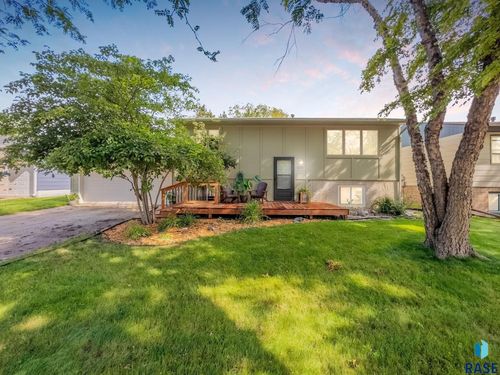5608 W Bluestem St, Sioux Falls, SD, 57106-2047 | Card Image