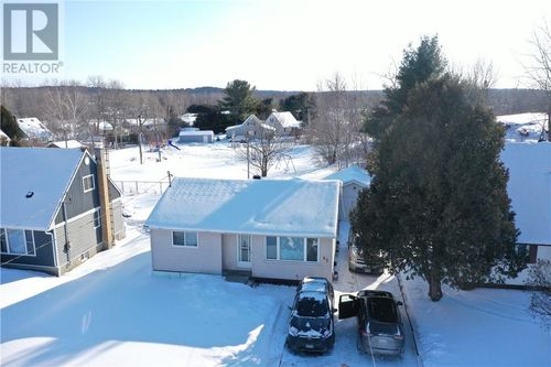 42 Lewis St, Cutler, ON, P0P1B0 | Card Image