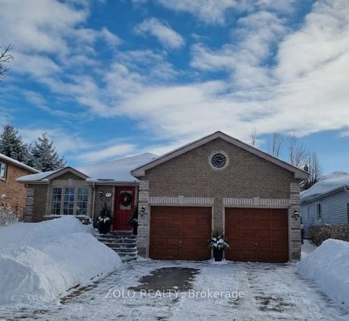 21 Columbia Rd, Barrie, ON, L4N8C7 | Card Image