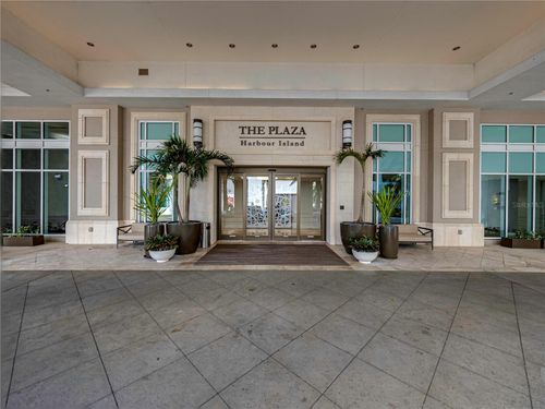 405-450 Knights Run Ave, TAMPA, FL, 33602-5700 | Card Image