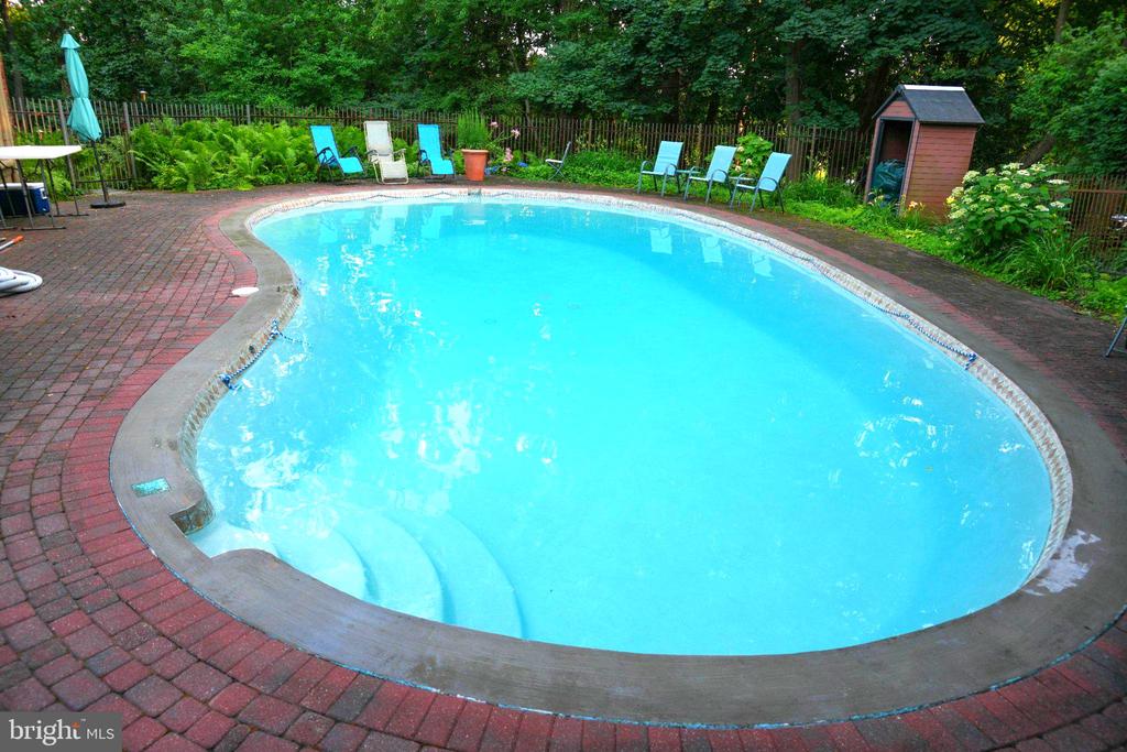 Residential in GLENSIDE 5