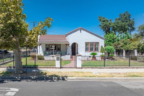 1500 Kaweah St, Hanford, CA, 93230-2818 | Card Image
