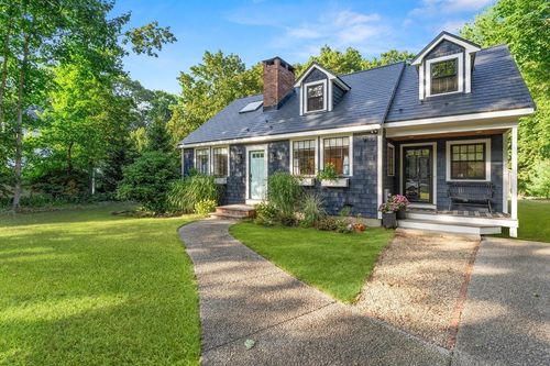 56 Spring St, Medfield, MA, 02052-2423 | Card Image