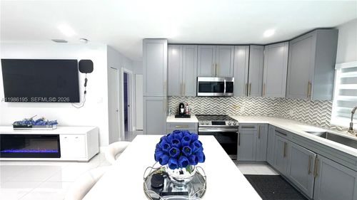 14401 Boggs Dr, Miami, FL, 33176-7317 | Card Image