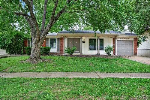 1276 Springhurst Dr, Florissant, MO, 63031-2431 | Card Image