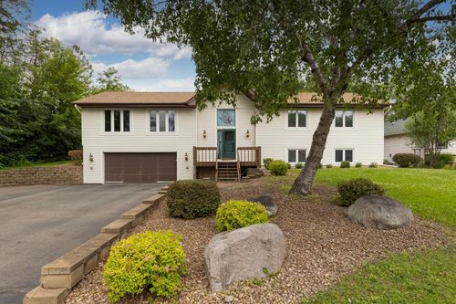 13789 Holyoke Ln, Apple Valley, MN, 55124-9406 | Card Image