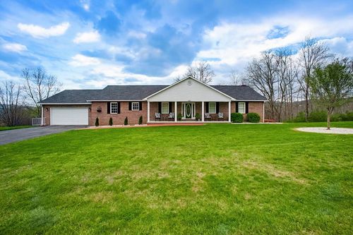 561 Hillsboro Dr, North Tazewell, VA, 24630-9565 | Card Image