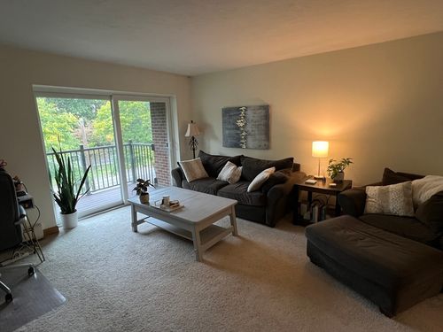 3-2366 Commonwealth Ave, Auburndale, MA, 02466-1720 | Card Image