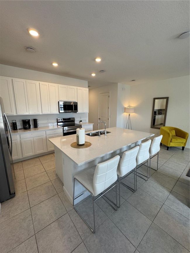835 Longboat Dr, Townhouse with 3 bedrooms, 3 bathrooms and null parking in DAVENPORT FL | Image 8