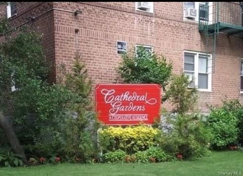 2d-36 Cathedral Ave, Hempstead, NY, 11550-2031 | Card Image