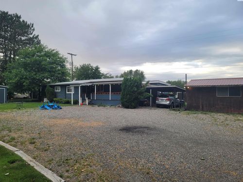 24524 S Oak St, Kennewick, WA, 99337-6279 | Card Image