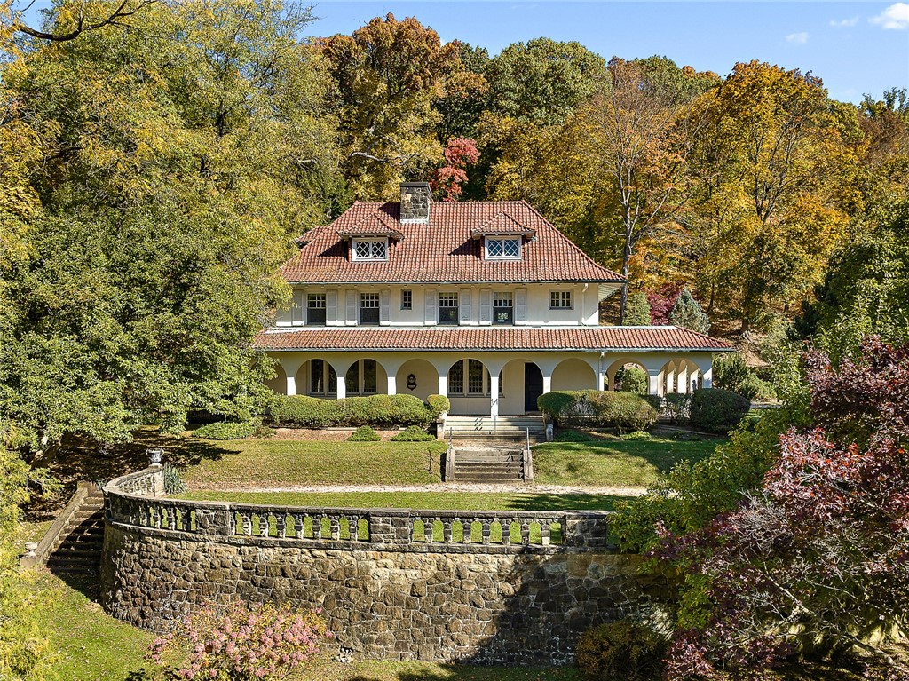 Woodland Rd, Sewickley, PA 15143