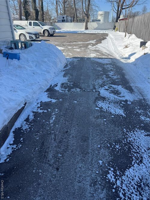 60 Bay Ave, Patchogue, NY, 11772-4003 | Card Image