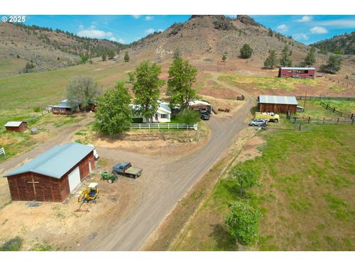 40300 Kahler Basin Rd, Spray, OR, 97874-8258 | Card Image