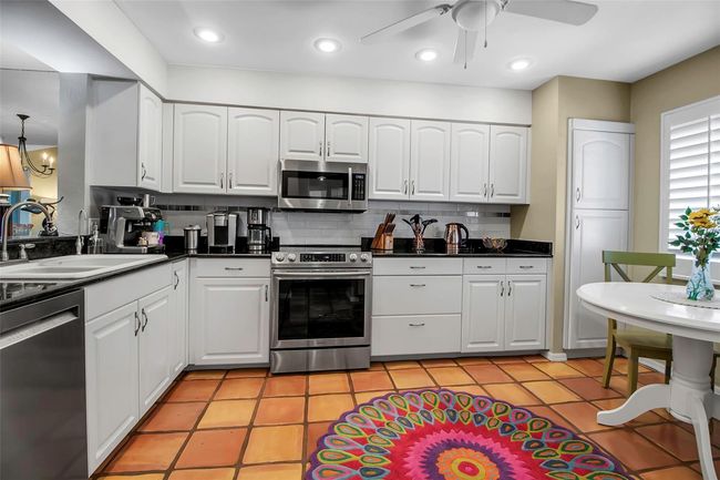 APT-9C - 6101 34 Th St W, Condo with 3 bedrooms, 2 bathrooms and null parking in BRADENTON FL | Image 8