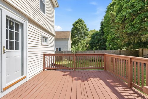 515 Davisville Rd, North Kingstown, RI, 02852-1761 | Card Image