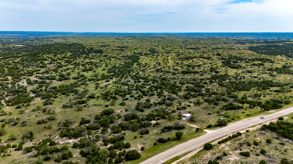 Land in Rocksprings 4