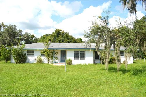 301 Lemon St W, BOWLING GREEN, FL, 33834-6846 | Card Image
