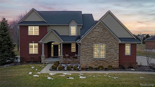 801 Watersmeet Dr, Oxford, MI, 48371-6625 | Card Image