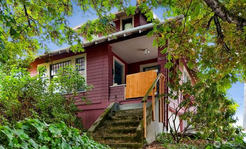 801 Newton St, Seattle, WA, 98109-2725 | Card Image