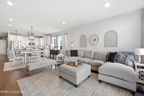 8816 Sanctuary Ln, Louisville, KY, 40291-4431 | Card Image