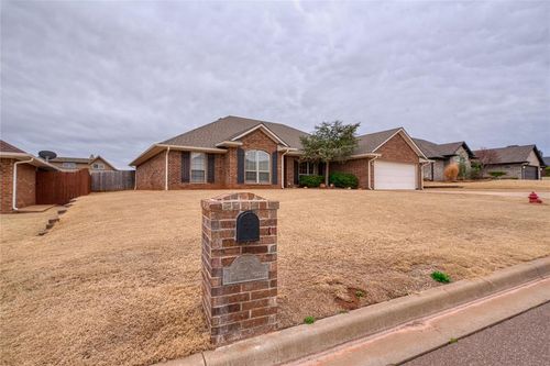 128 Eagle Cir, Elk City, OK, 73644-9701 | Card Image