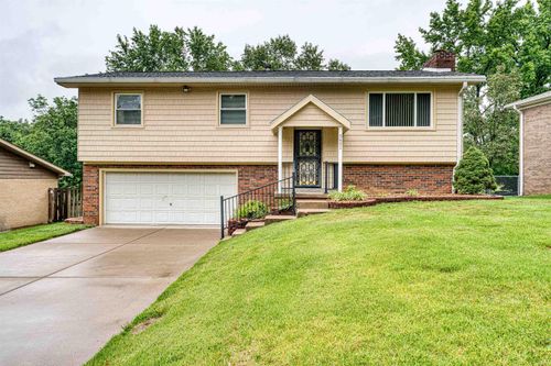 5601 W Haven Dr, Evansville, IN, 47720-3466 | Card Image