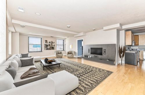 606 W Wisconsin Ave, MILWAUKEE, WI, 53203-1924 | Card Image