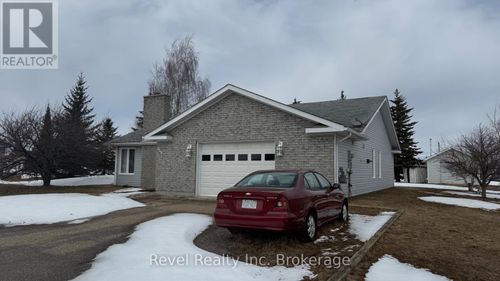 320 Prince St, Hearst, ON, P0L1N0 | Card Image