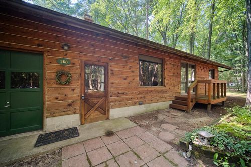 368 Ecklund Rd, Manistee, MI, 49660-9361 | Card Image