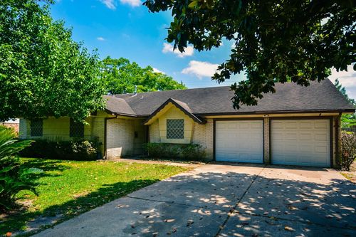 8407 Edgemoor Dr, Houston, TX, 77036-5518 | Card Image