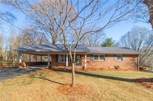 2521 N Berry St, Germanton, NC, 27019-9526 | Card Image