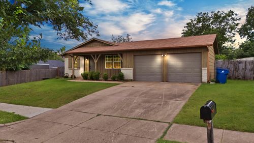 824 E Prairie View Rd, Crowley, TX, 76036-2846 | Card Image