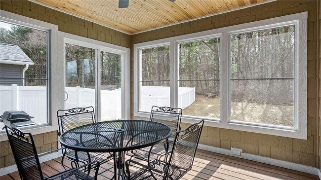 1323 Juniper Pl, House other with 2 bedrooms, 3 bathrooms and null parking in Eau Claire WI | Image 13