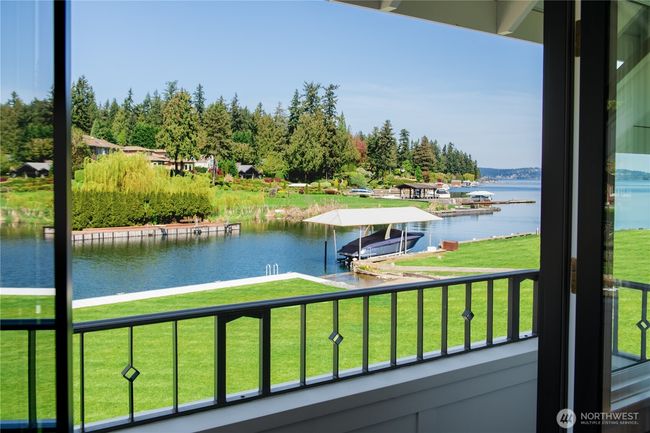 8580 Hunts Point Ln, House other with 5 bedrooms, 6 bathrooms and 3 parking in Hunts Point WA | Image 27