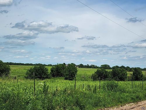 2823 Road L, Emporia, KS, 66801-7906 | Card Image