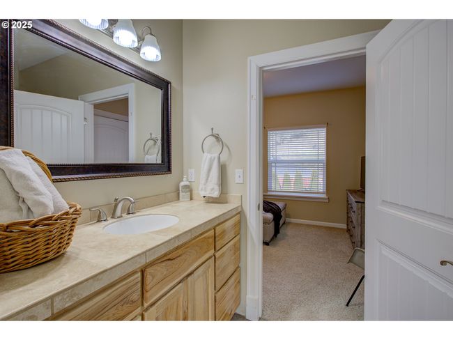 459 Oak Valley Loop, House other with 4 bedrooms, 4 bathrooms and 3 parking in Winchester OR | Image 27