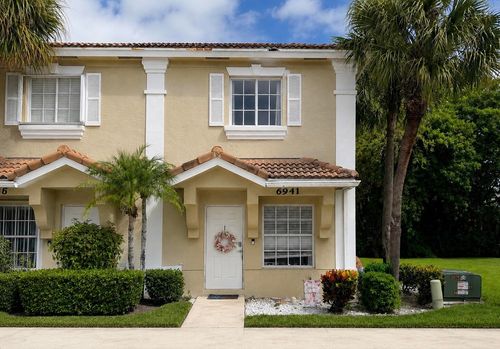 6941 Crooked Fence Dr, Lake Worth, FL, 33467-7206 | Card Image