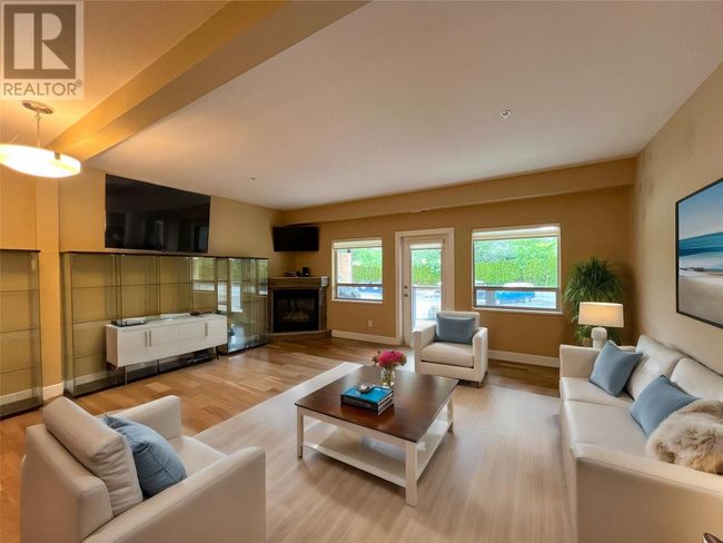 237 - 3996 Beach Ave, Condo with 2 bedrooms, 2 bathrooms and 1 parking in Peachland BC | Image 5