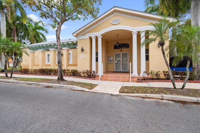 1005 Shoma Dr, Condo with 3 bedrooms, 2 bathrooms and null parking in Royal Palm Beach FL | Image 22