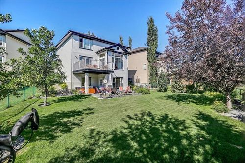 16 Valley Crest Gardens Nw, Home with 4 bedrooms, 3 bathrooms and 4 parking in Calgary AB | Card Image